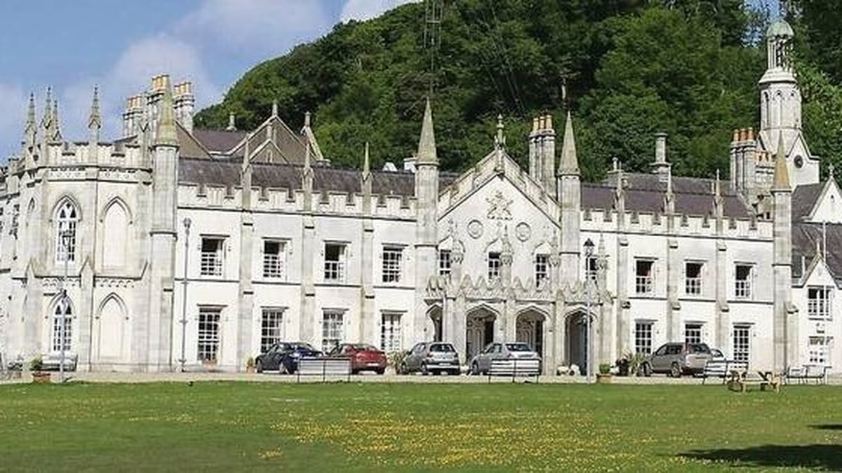 Shelton Abbey Open Prison Male Voice Choir | Do You Hear What I Hear