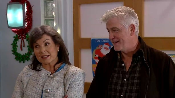 Emma offers Gwen a bonus