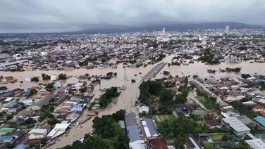 Drone footage shows Hat Yai in Thailand submerged by floods