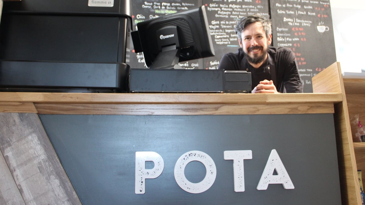 Diarmuid Ó Mathúna, cócaire. 