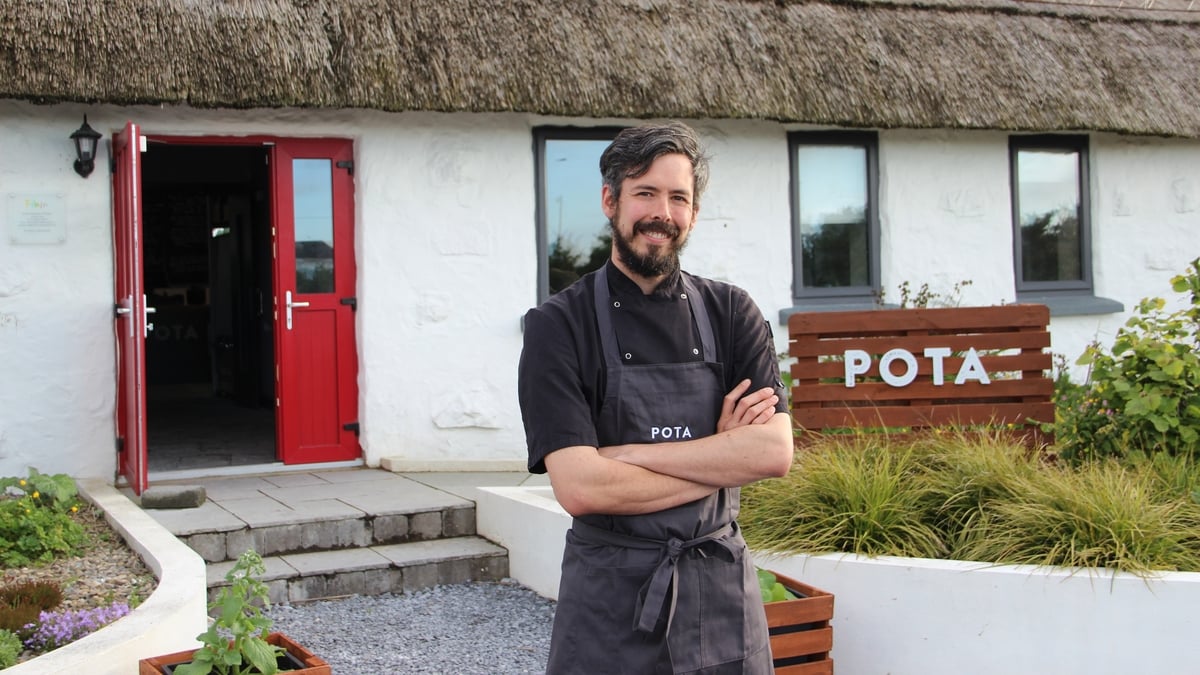 Diarmuid Ó Mathúna arís, cócáire. 