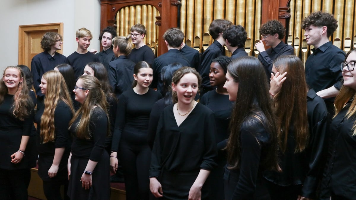 Dublin Youth Choir | A Christmas Prayer 
