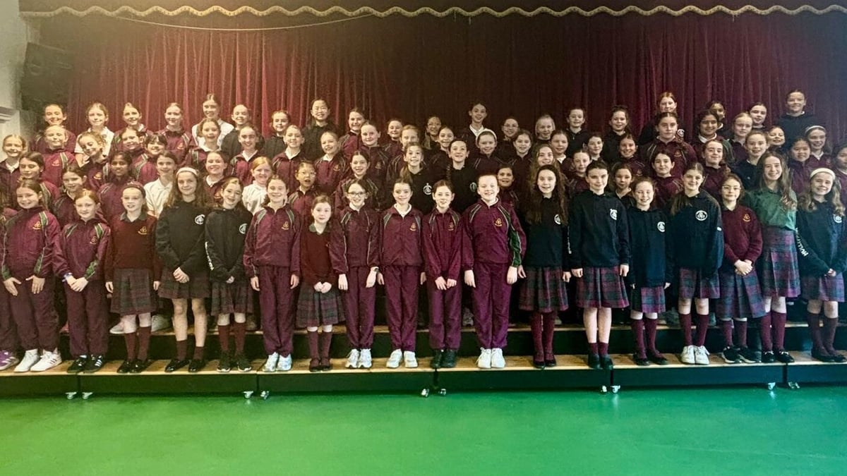 Hollypark GNS School Choir, Foxrock, Dublin | All On a Silent Night