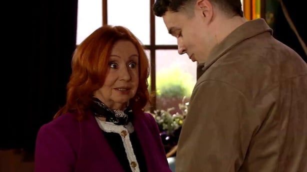 Dolores shoots down Zak