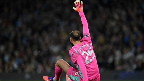 MANCHESTER, ENGLAND - NOVEMBER 29: Gianluigi Donnarumma of Manchester City goes down with an injury during the Premier League match between Manchester City and Leeds United at Etihad Stadium on November 29, 2025 in Manchester, England. (Photo by Shaun Botterill/Getty Images)
