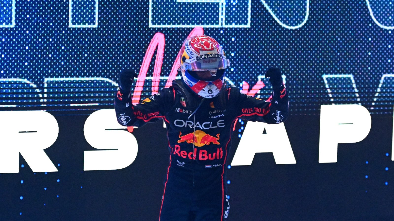 Verstappen wins again to take title battle to last race