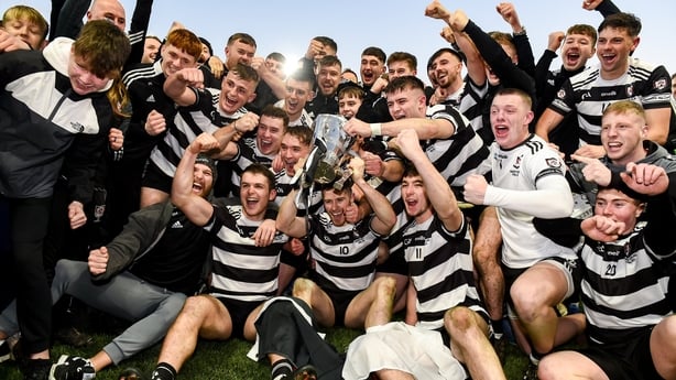 21 November 2021; Midleton players celebrate with the cup after the Cork County Senior Club Hurling Championship Final match between Glen Rovers and Midleton at Páirc Ui Chaoimh in Cork. Photo by Eóin Noonan/Sportsfile