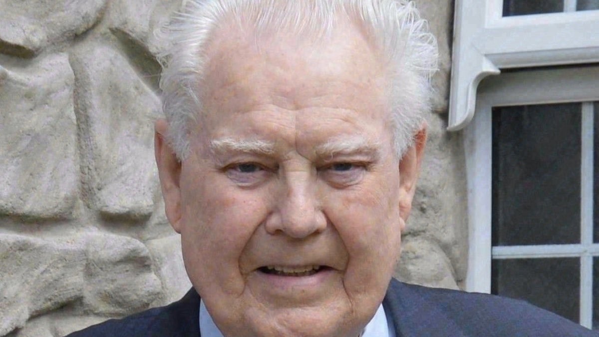 Mír ómois do Jim Chonaill Ó Dónaill.