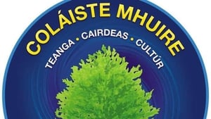 Damien Ó Dónaill ó sheomra na Nuachta. show image