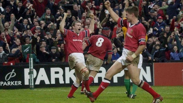18 January 2003; John Kelly, Munster, celebrates scoring his sides 4th try in the last minute of the game. Heineken European Cup, Munster v Gloucester, Thomond Park, Co. Limerick. Rugby. Picture credit; Brendan Moran / SPORTSFILE *EDI*