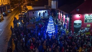 Catherine Mhic Laifeartaigh ball de Choiste Turasóireachta agus Trádála an Fháil Charraigh. show image