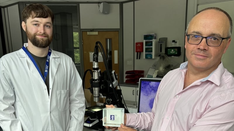 David A Lindon (left), has set a new Guinness World Record