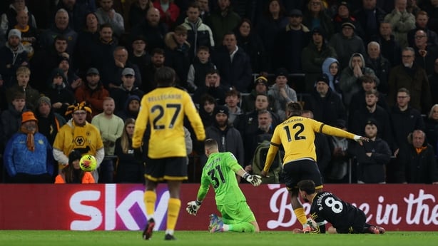 WOLVERHAMPTON, ENGLAND - DECEMBER 8: Bruno Fernandes of Manchester United scores a goal to put Manchester United 1-0 ahead during the Premier League match between Wolverhampton Wanderers and Manchester United at Molineux on December 8, 2025 in Wolverhampton, England. (Photo by Crystal Pix/MB Media/G