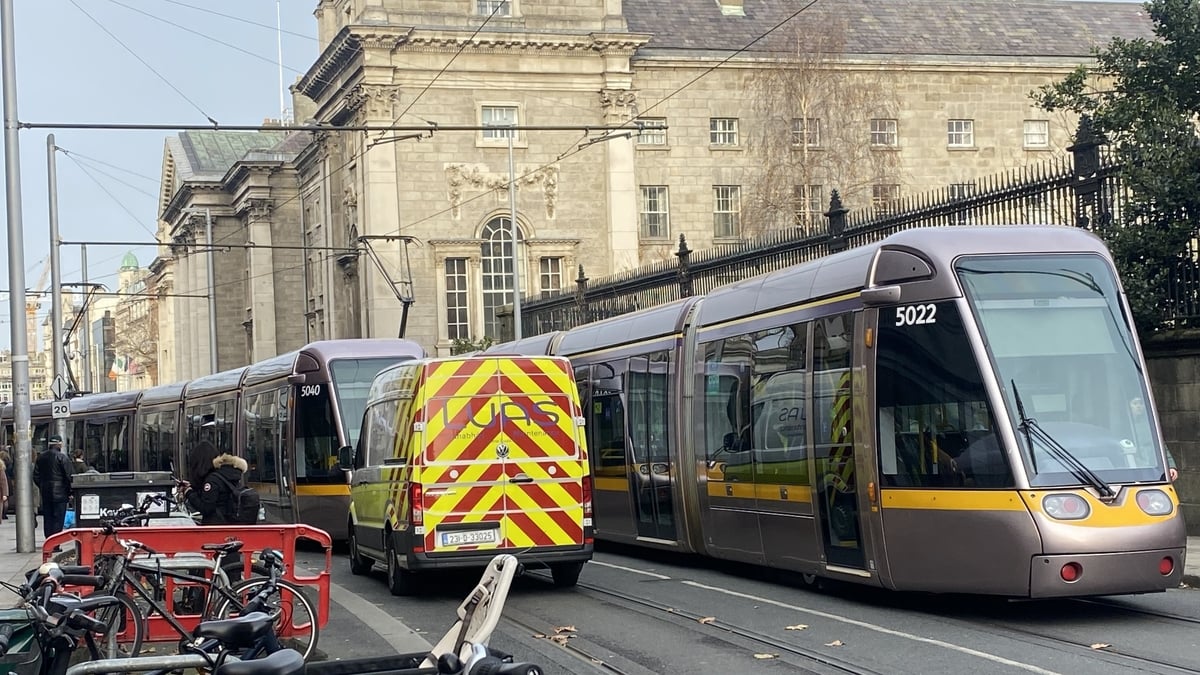 Dublin's Green line Luas down during rush hour
