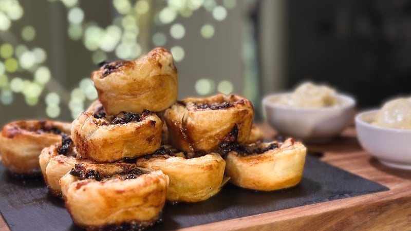 Neven's cinnamon and mincemeat swirls