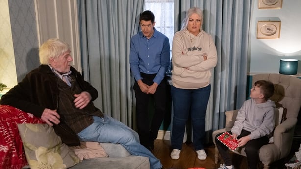 Darren asks Santa to make Seán his stepdad