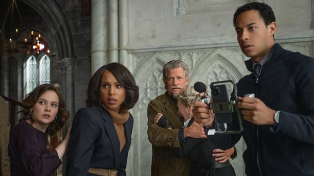 (L-R) Cailee Spaeny, Kerry Washington, Thomas Haden Church, Glenn Close, and Daryl McCormack in Wake Up Dead Man: A Knives Out Mystery Photo: John Wilson/Netflix