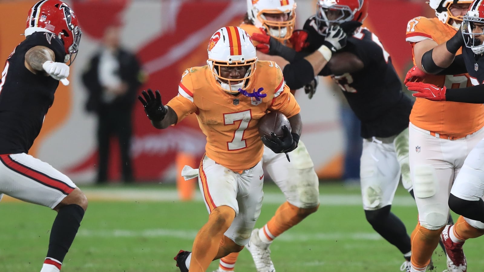 Falcons Overcome Tampa Bay in Dramatic Comeback Win - News Directory 3