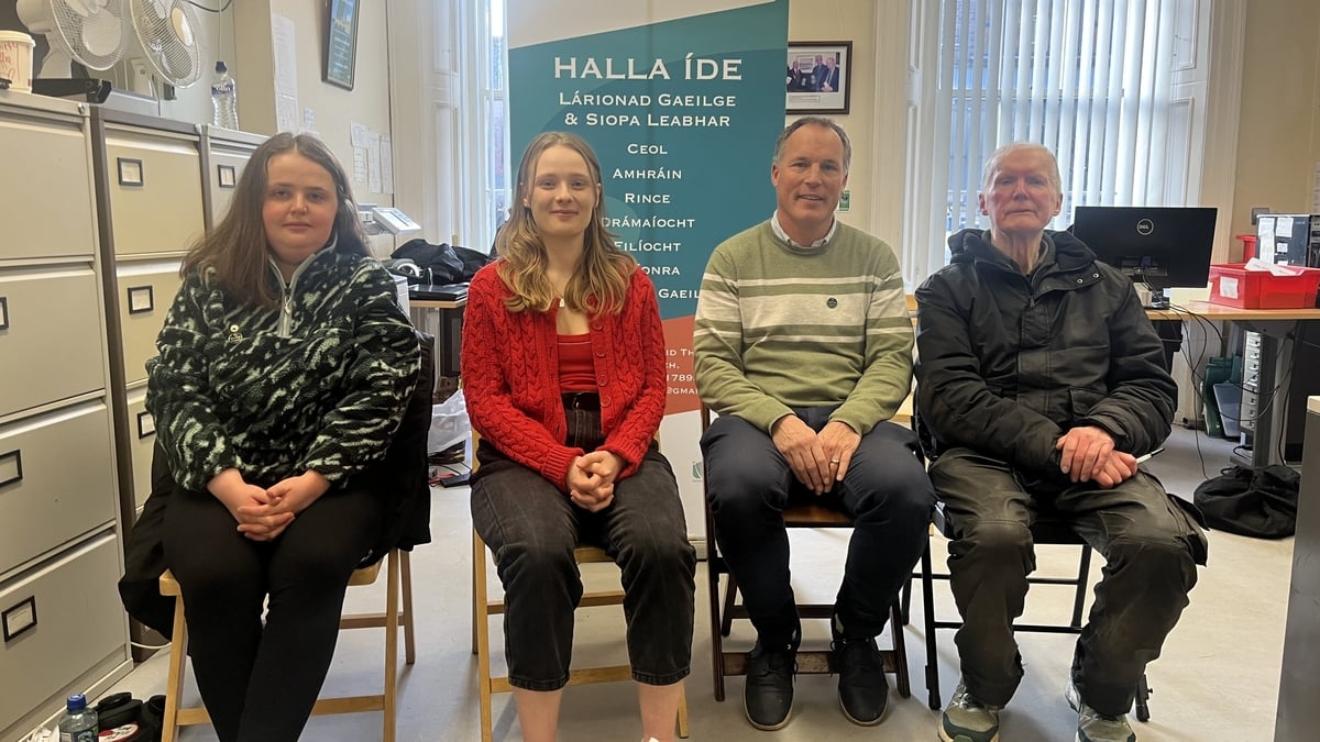 Breandán Ó hAnnaidh, Éamonn Ó Nuanáin, Ava Nic Searraigh agus Aoife Ní Bhraoin