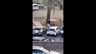 'Hero' tackles and disarms gunman at Bondi Beach