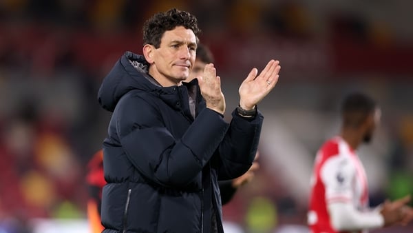 BRENTFORD, ENGLAND - DECEMBER 14: Keith Andrews, Manager of Brentford, applauds the fans after the Premier League match between Brentford and Leeds United at Gtech Community Stadium on December 14, 2025 in Brentford, England. (Photo by Ryan Pierse/Getty I