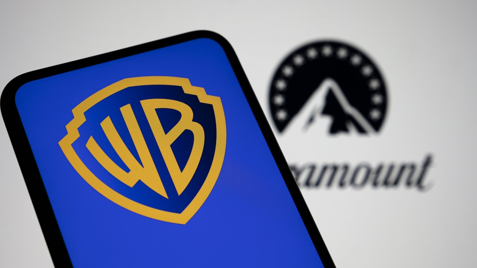 Warner Bros weighs reopening Paramount talks - report