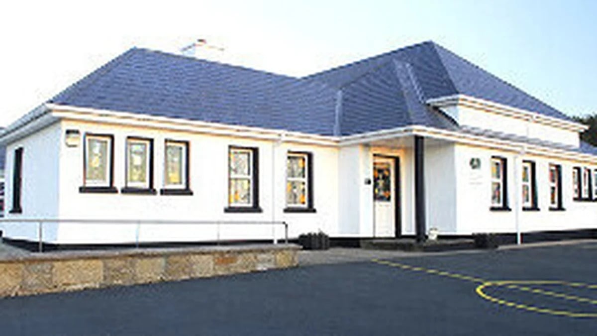 Ceol le Scoil Rann na Feirste.