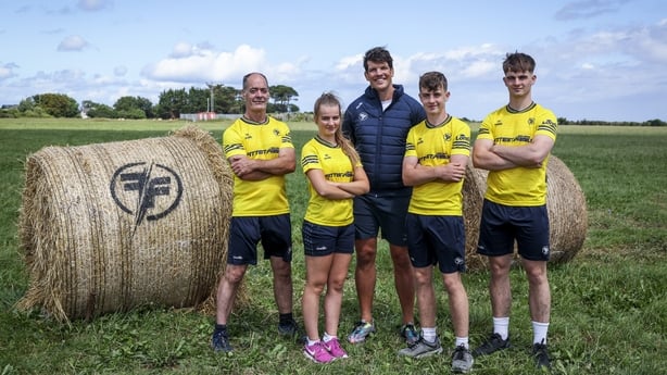 Donncha O'Callaghan and competitors on Ireland's Fittest Family 