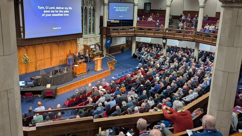 Tionól Speisialta na hEaglaise Preisbitéirí i mBéal Feirste inniu