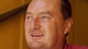 Fear grinn a d'fhág rian ar shaol na hÉireann: Jon Kenny show image