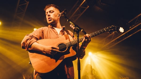 Irish singer Eddie Keogh from Kingfishr performing onstage
