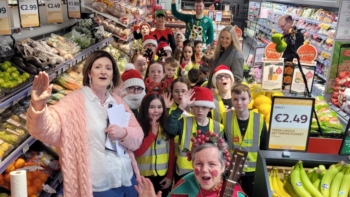 Clár beo na Nollag ó Shiopa Néill Ruaidh, Gort a’ Choirce.