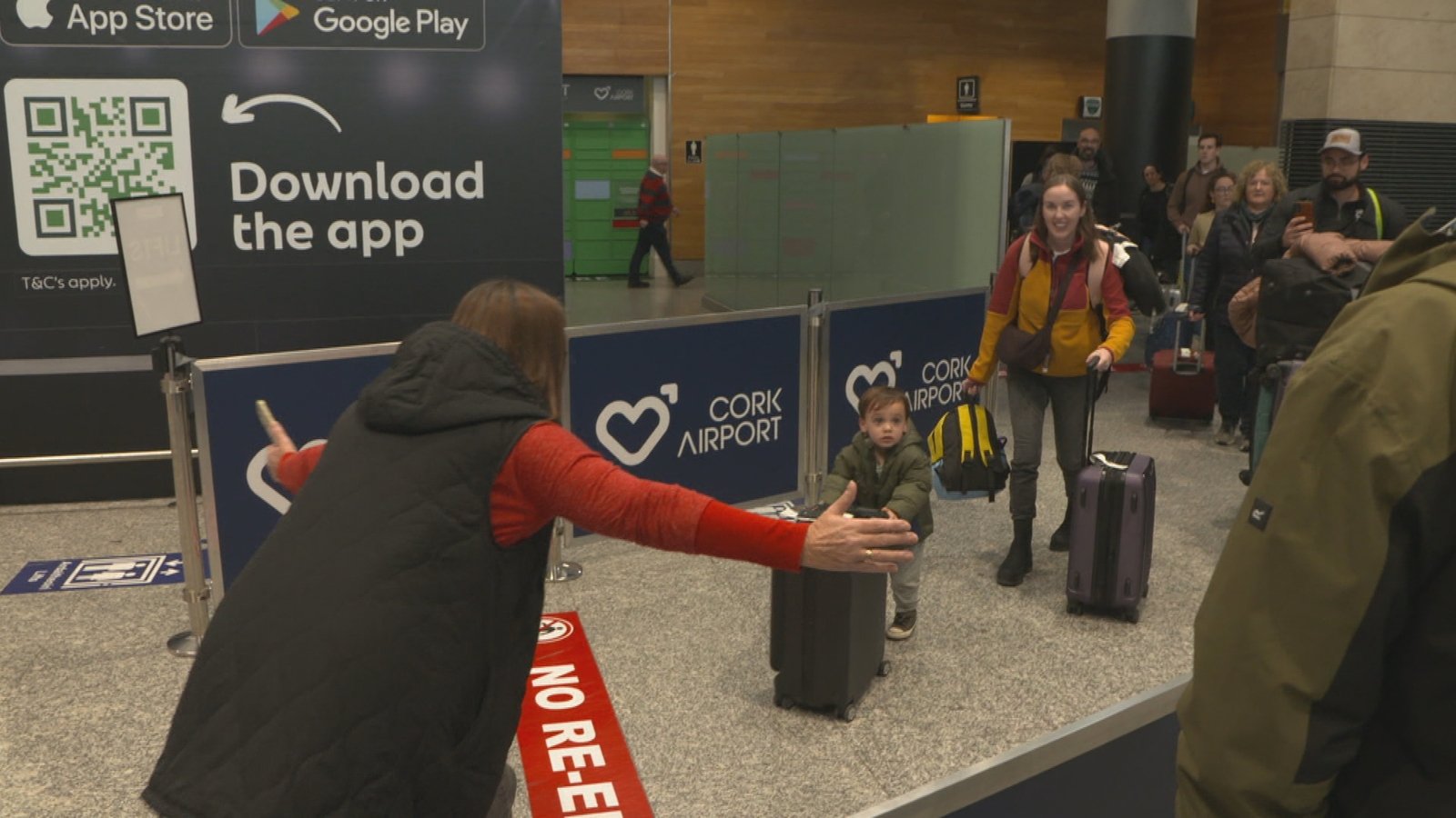Busy day for festive travel as thousands return home