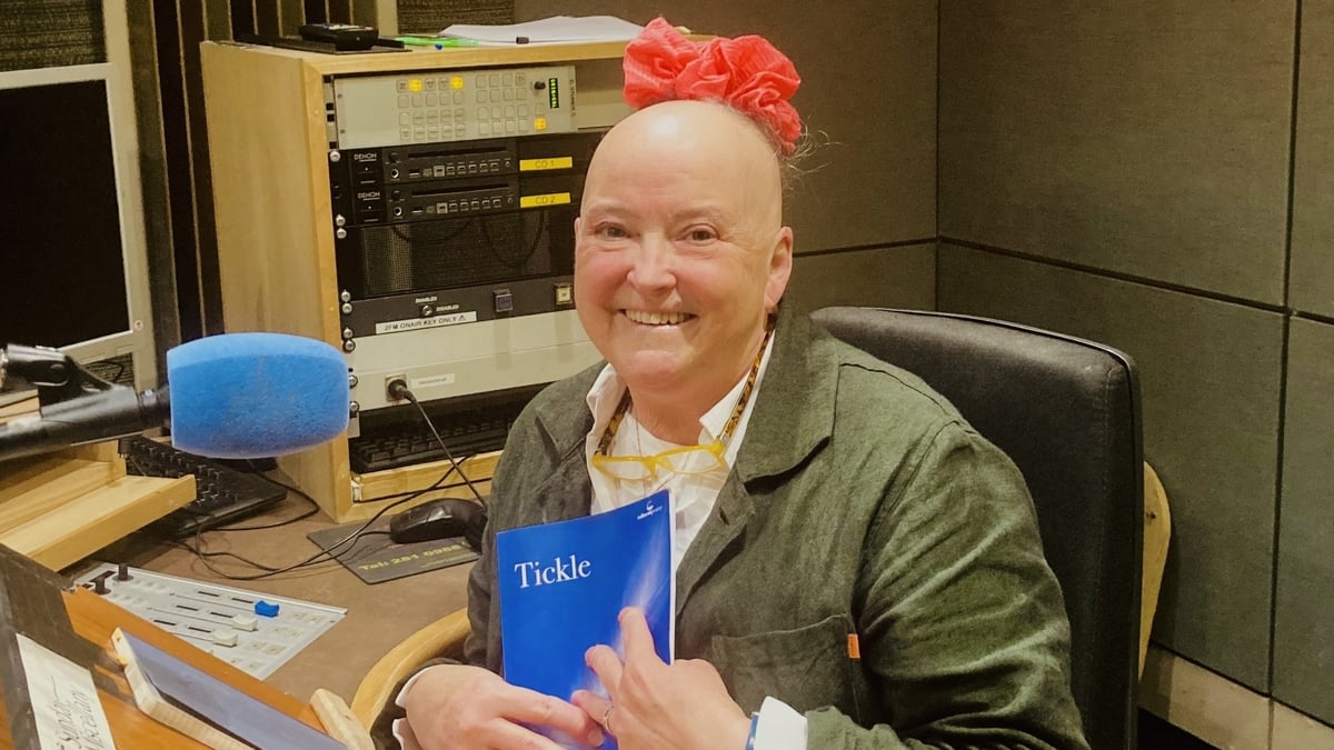 Summer Yearn, a poem by Eithne Hand 