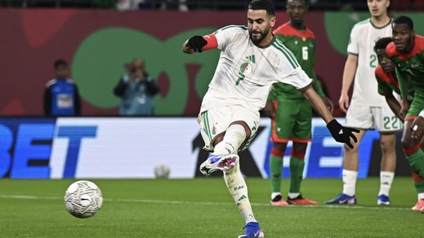 Algeria's forward #7 Riyad Mahrez