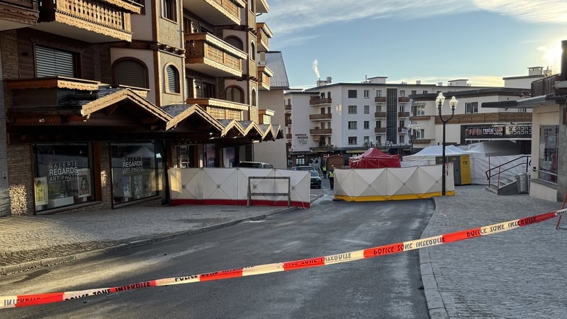 Thart ar 40 duine a maraíodh sa tubaiste i mbaile Crans-Montana san Eilvéis