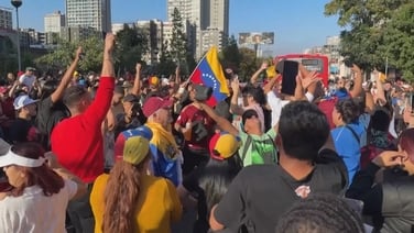 Venezuelans in Chile celebrate after Maduro captured by US