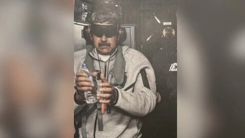 Nicolás Maduro i ngéibheann ar long le cabhlach na Stát Aontaithe