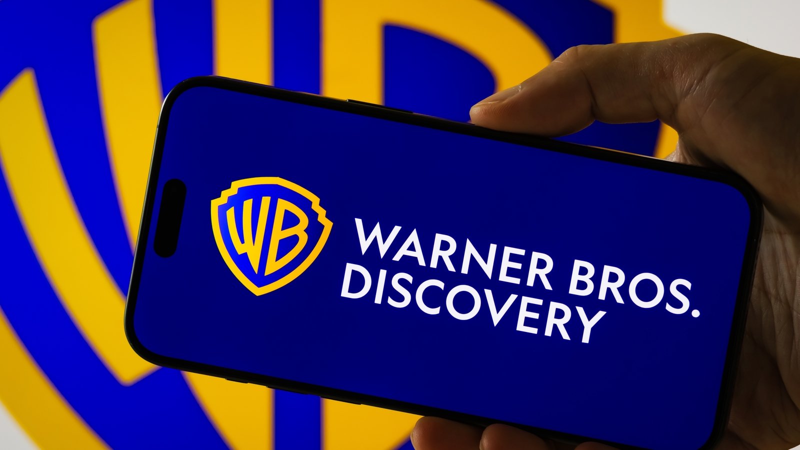 Netflix will now pay all cash for Warner Bros Discovery