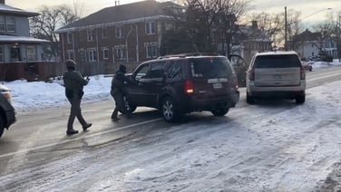 Eyewitness video showing ICE officer shooting a driver in a SUV in Minneapolis