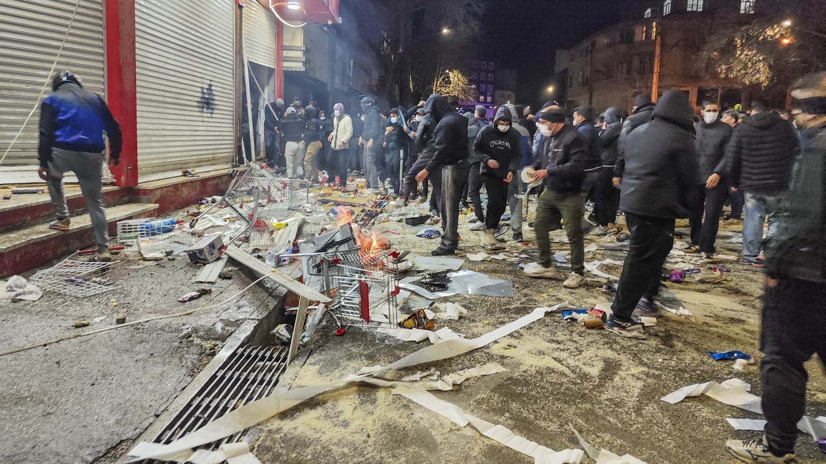 Iran shuts off internet as protests spread nationwide