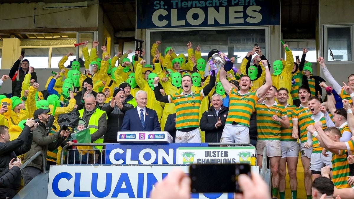 Niall Comer ó chumann Ghleann an Iolair i nDoire.