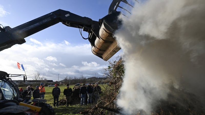 French farmers demonstrate to push the French government to block the Mercosur trade deal