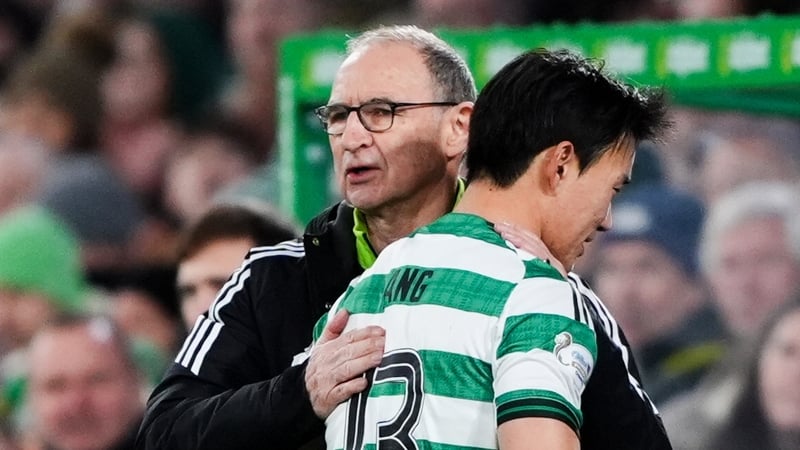 Celtic manager Martin O'Neill with Yang Hyun-Jun during the William Hill Premiership match at Celtic Park, Glasgow