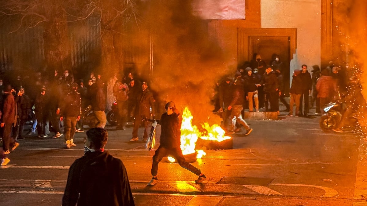 Tús Áite: An Painéal Idirnáisiúnta