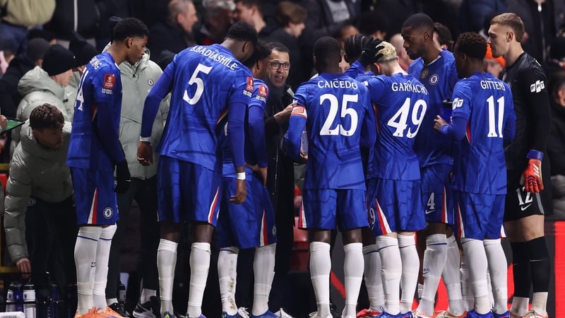 Chelsea manager Liam Rosenior gives a team talk during the FA Cup outing at Valley Parade