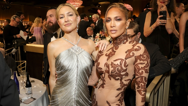 Kate Hudson and Jennifer Lawrence at the Golden Globes