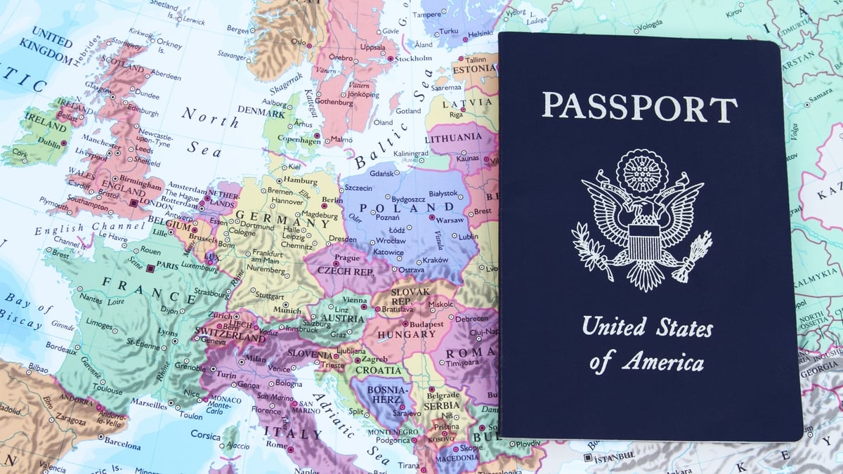 New bill proposed in U.S. could force dual citizens to give up one passport 