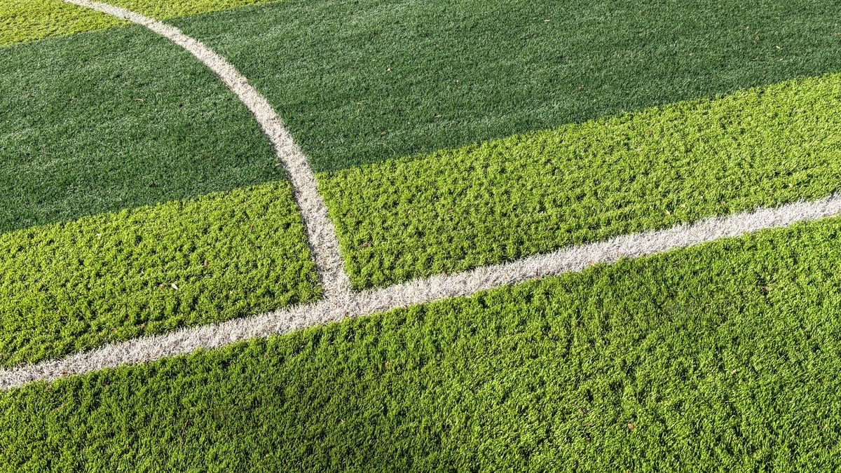 Is there an increased risk of injury on an artificial pitch?