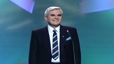 Watch: Seán Ó Sé singing An Poc ar Buile